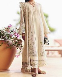 Launching New Pakistani Suit