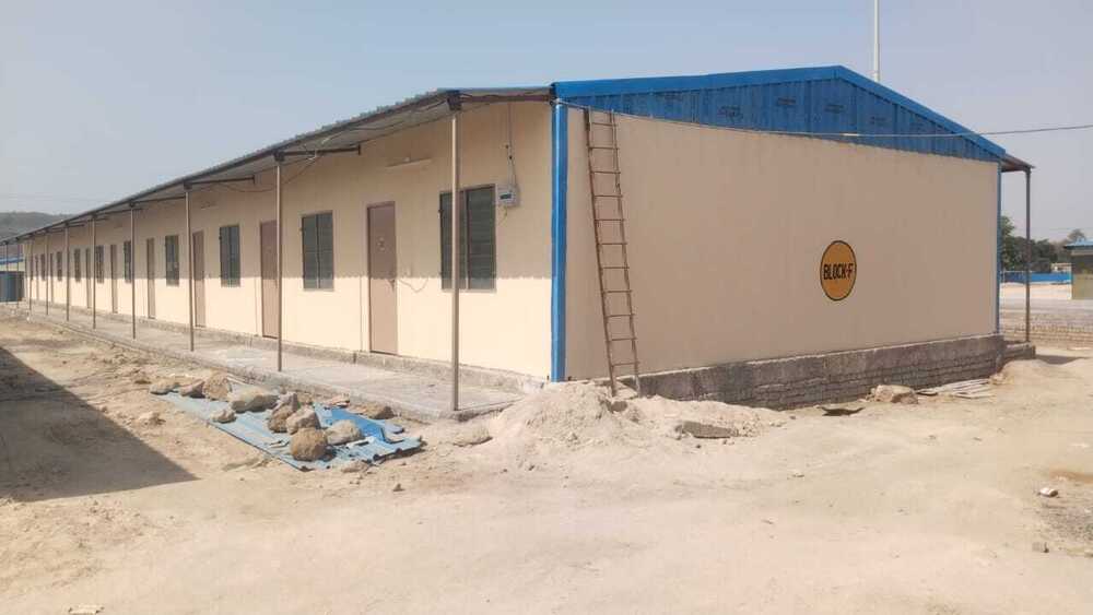 Labour Hutment - Color: White Blue