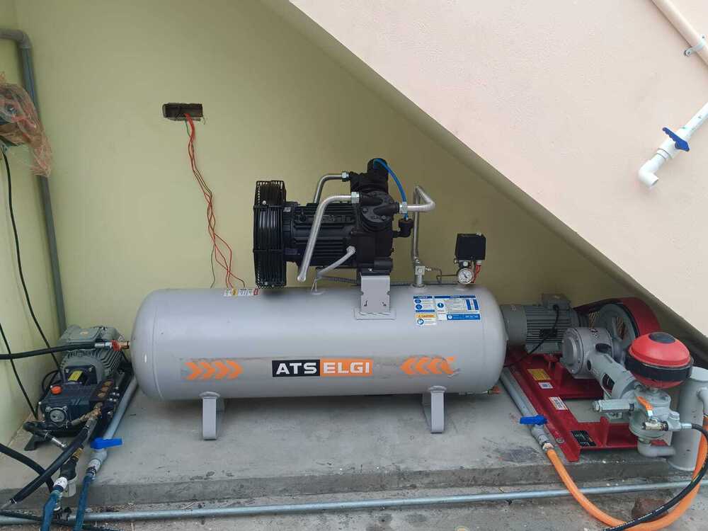 Air Compressor - Lubrication Type: Lubricated