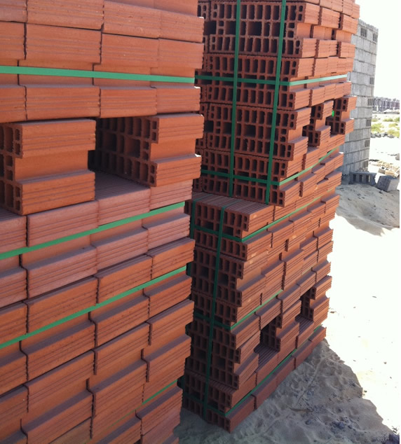 PET STRAPIPING FOR BRICKS AND BLOCKS