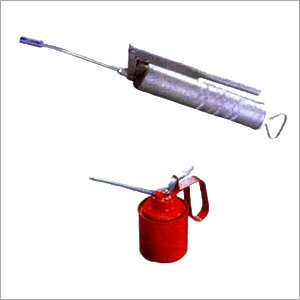 ग्रीस गन और तेल का कैन