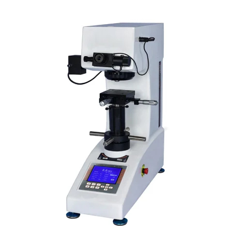 Vickers Hardness Testing Machine - Accuracy: 100 %