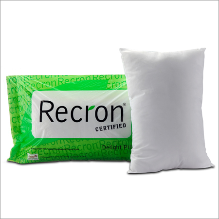 पॉलीस्टर तकिया