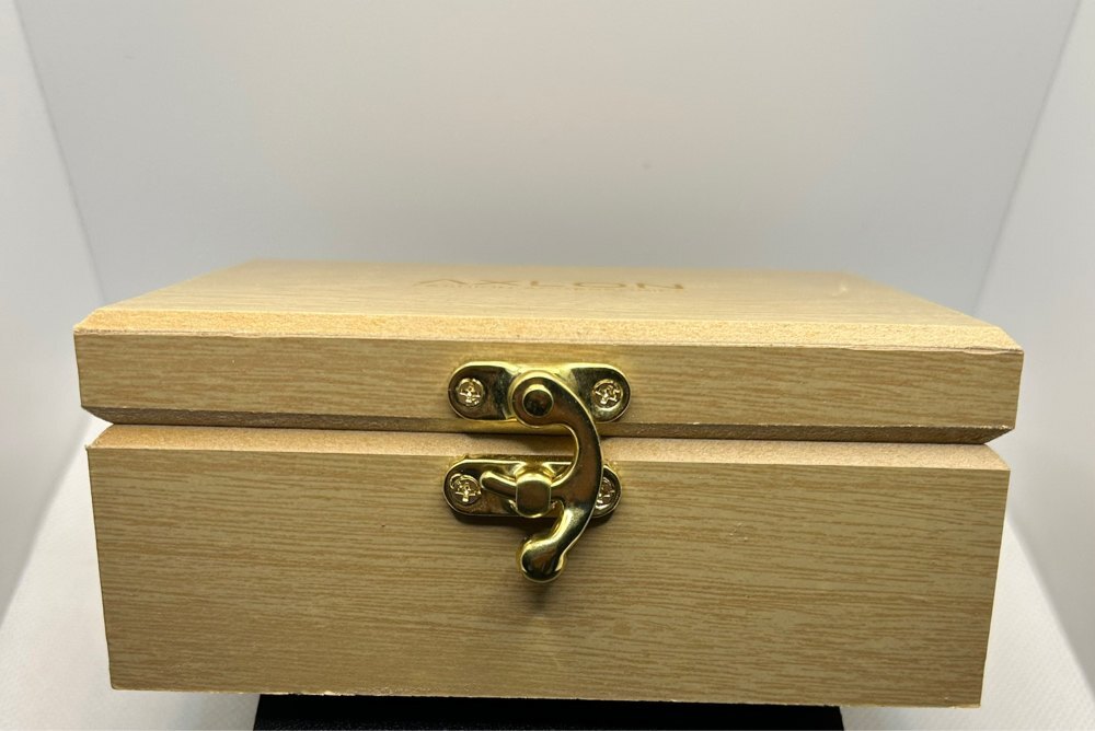 Brouch Box - Wooden Material , Elegant Design For Tie & Cufflink Presentation And Storage