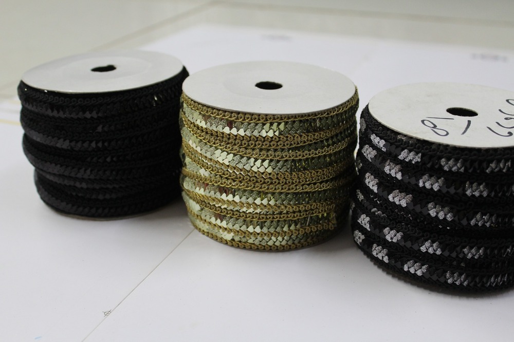 Zari Glitter Lace