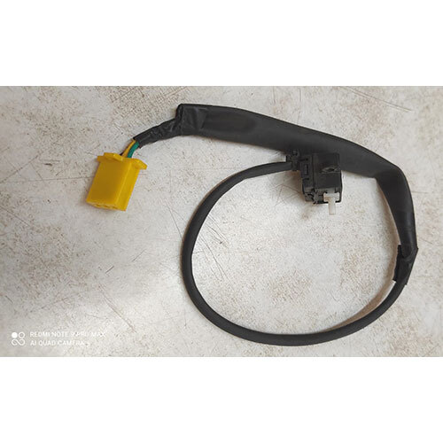 Bajaj Pulsar Bs6 Clutch Switch - Color: Black