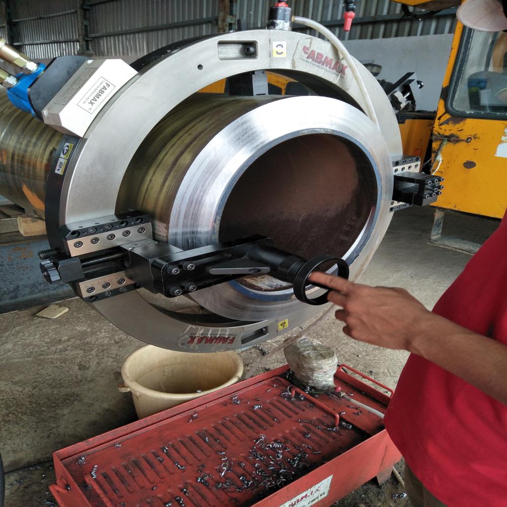 Boiler Header Pipe Cutting Machine - Color: Silver