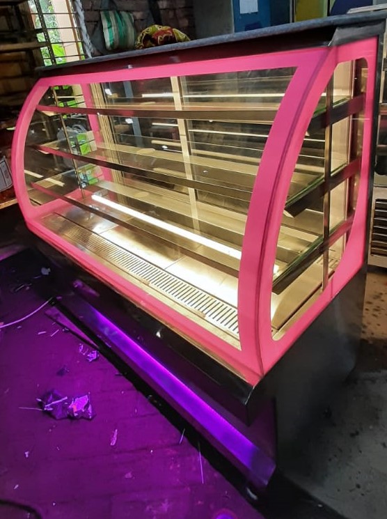 Glass Display Counter - Stainless Steel, Customized Design, Silver Color | Integrated LED Lighting, Polished Surface Finish, Durable Glass Panels