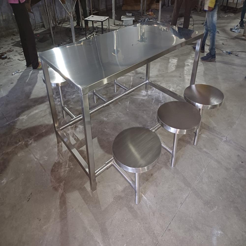 6 Seater Dining Table - Color: Silver