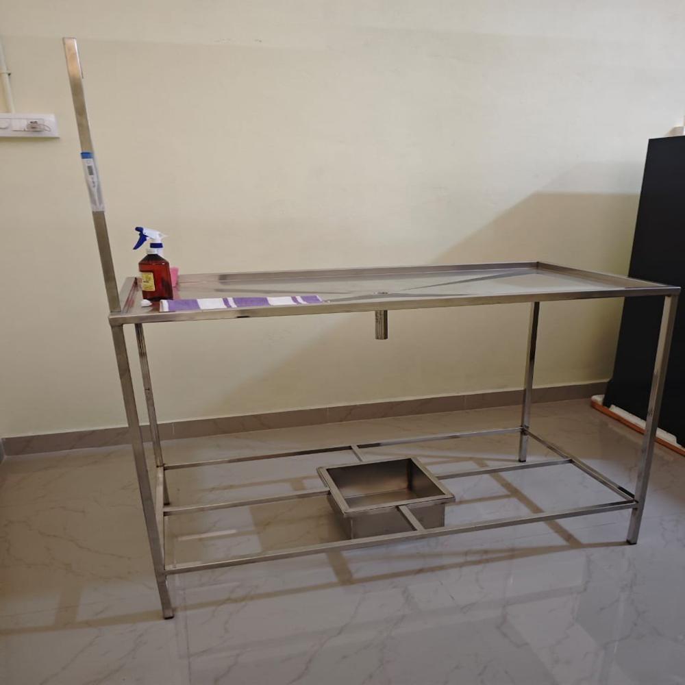 Veterinary Treatment Table