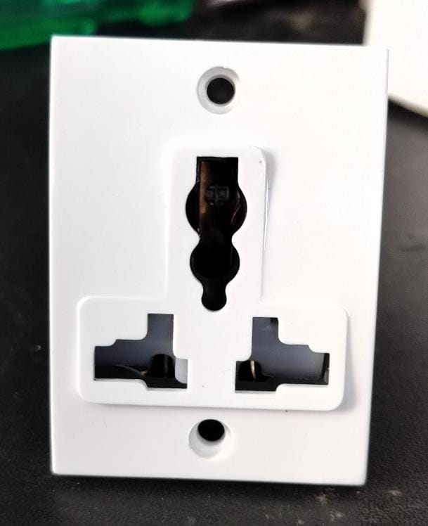 13A socket