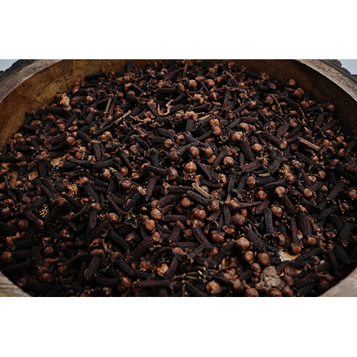 Organic Cloves - Color: Dark Brown