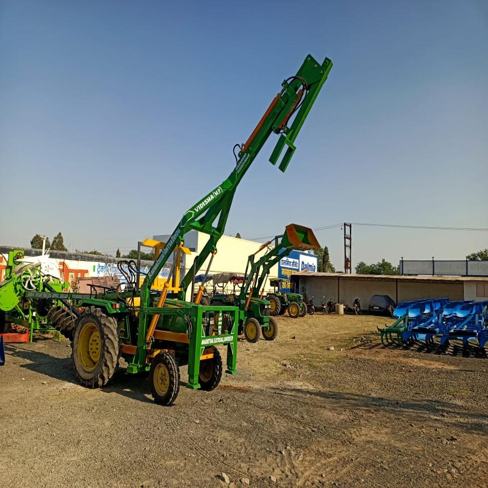 Tractor Pole Erection Machine / Gadda Karne Wali Machine - Mounting Type: Bolt-on