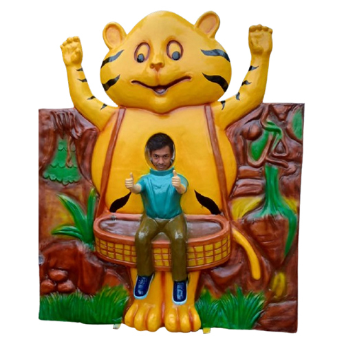 Frp Selfie With Sheroo Statue - Color: Multicolor