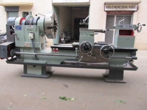 Belt Driven Extra Heavy Duty Lathe Machine 7 Feet
