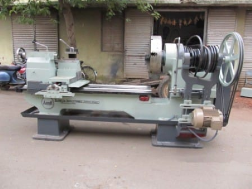 Belt Driven Extra Heavy Duty Lathe Machine 9 feet