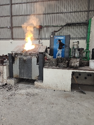 Induction melting furnace