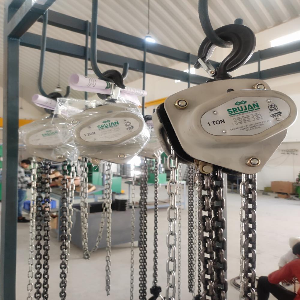 Heavy Duty Chain Pulley Block - Color: Black & Cream Color