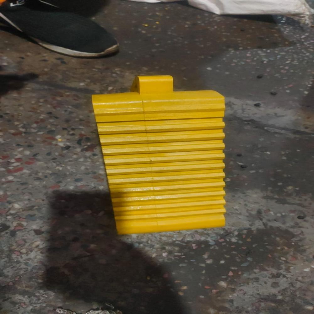 Car Wheels Chocks - Color: Yellow