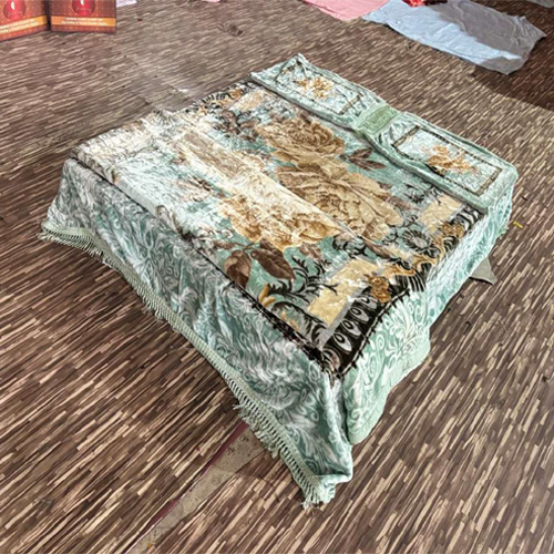 Afreen 4pc Woolen Blanket Set - Age Group: Children