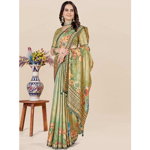 हरे और बेज रंग की साड़ी