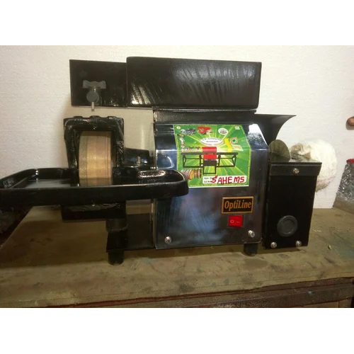 Optical Lens Grinding Machine - Accuracy: 90 %