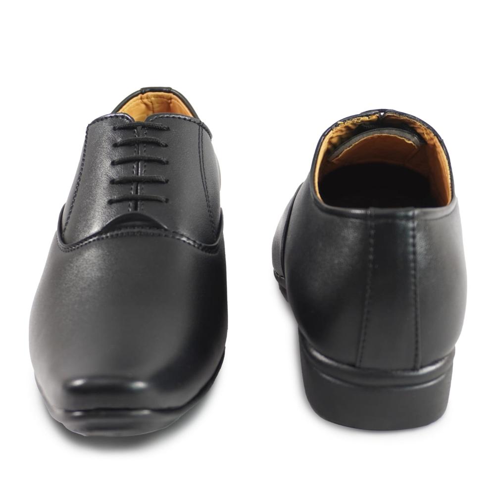 Black Pointed Formal Shoes
