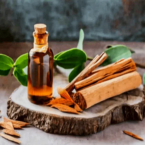 Sandalwood Essential Oil - Purity: 100 %