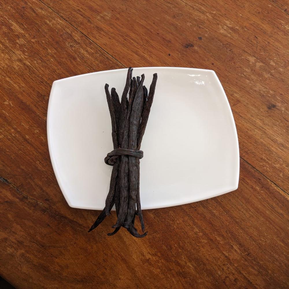 Dry Vanilla Beans - Broken Ratio (%): Less Than 3%