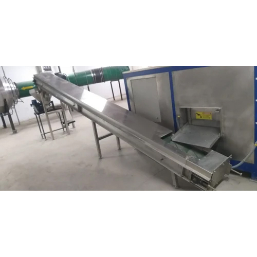 Stainless Steel Flat Belt Conveyor - Load Capacity: 200 Kilograms (Kg)