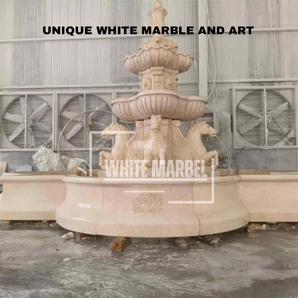 golden horse fountain