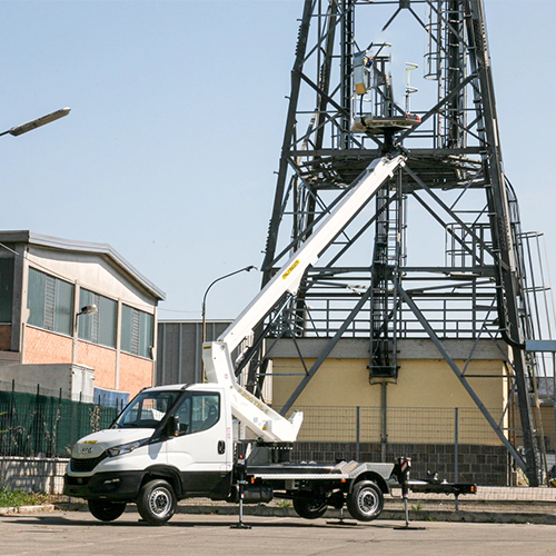 P 200 Txe-E Smart Plus Aerial Working Platform - Attributes: Strong