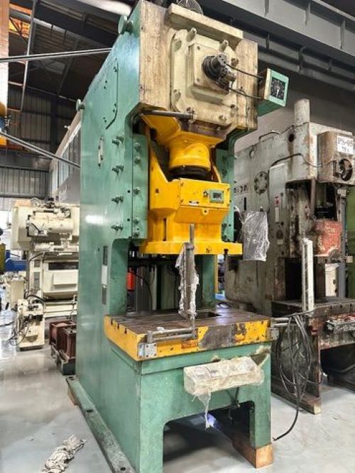 1663 KOMATSU C FRAME SINGLE CRANK PRESS