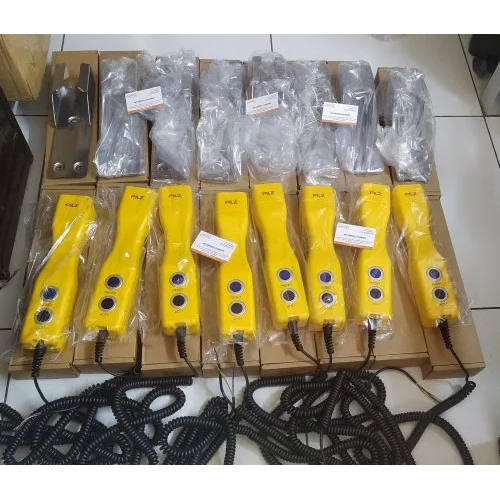 Pilz Pit Jog Switch And Holder - Automation Grade: Manual