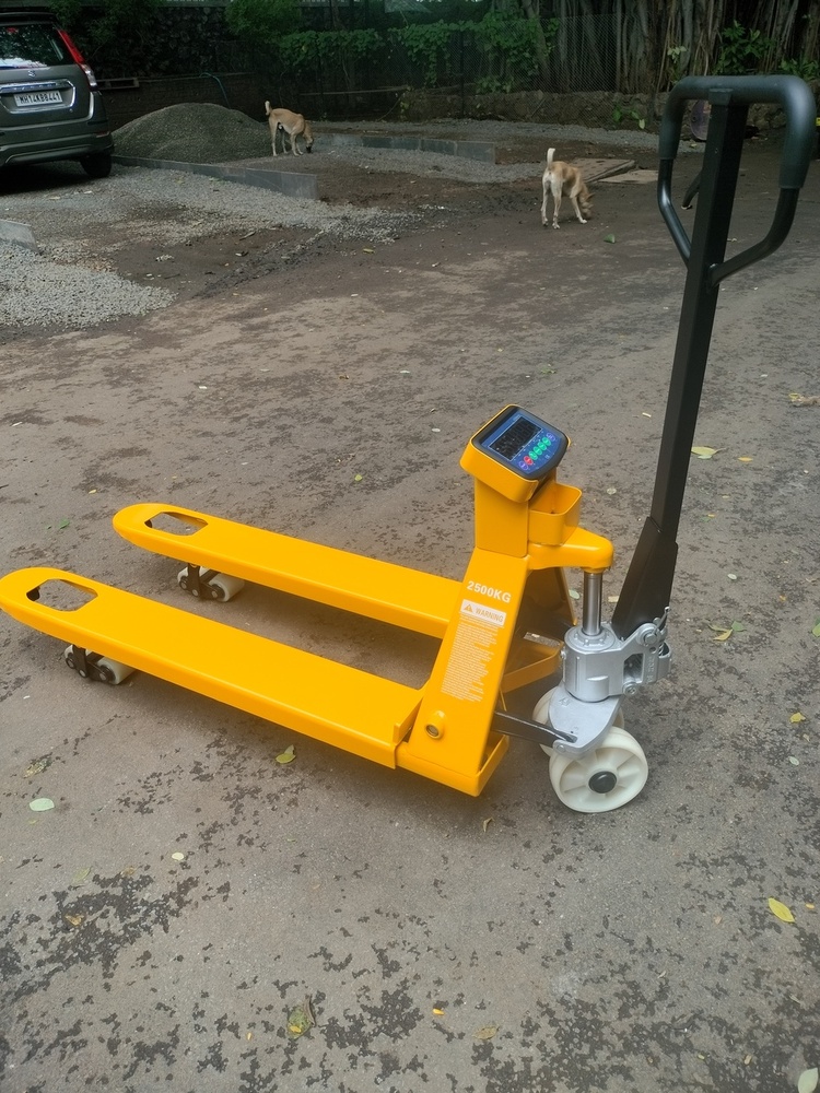 Pallet Truck With Scale - Color: Yellow And Black