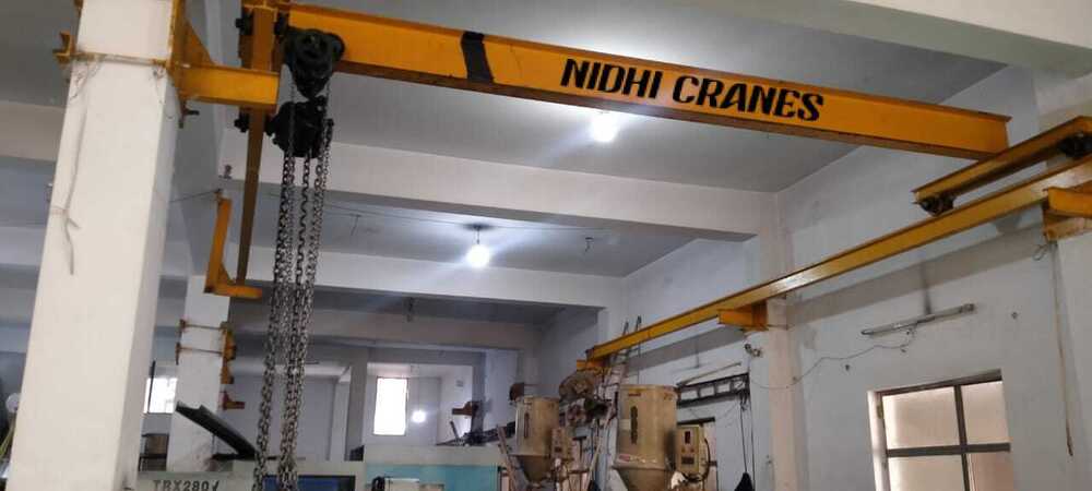 Single Girder Eot Cranes - Load Capacity: 1-3 Tonne