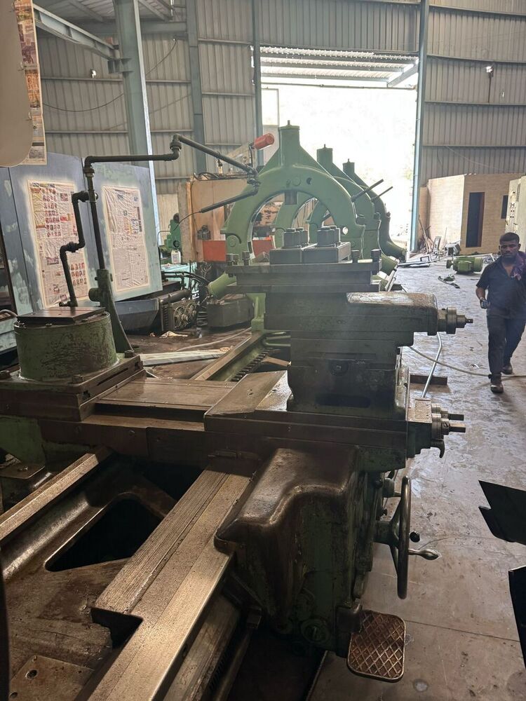 Heavy Duty Lathe Machine