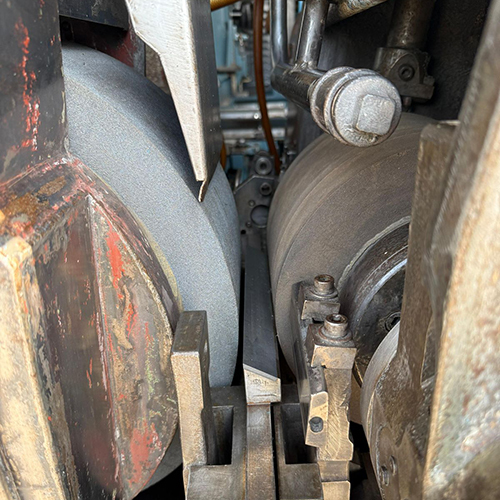 Cincinnati Twin-Grip Centerless Grinder