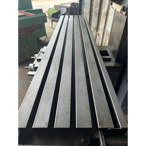 Universal Milling Machine