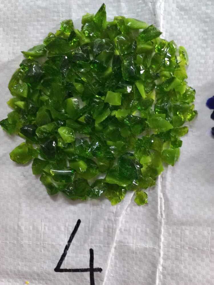 Premium Grade Transparent With Opaque White Glass Chip - Size: Size: (1) 1-3 Mm (2) 3-6 Mm (3) 6-9 Mm (4) Customized