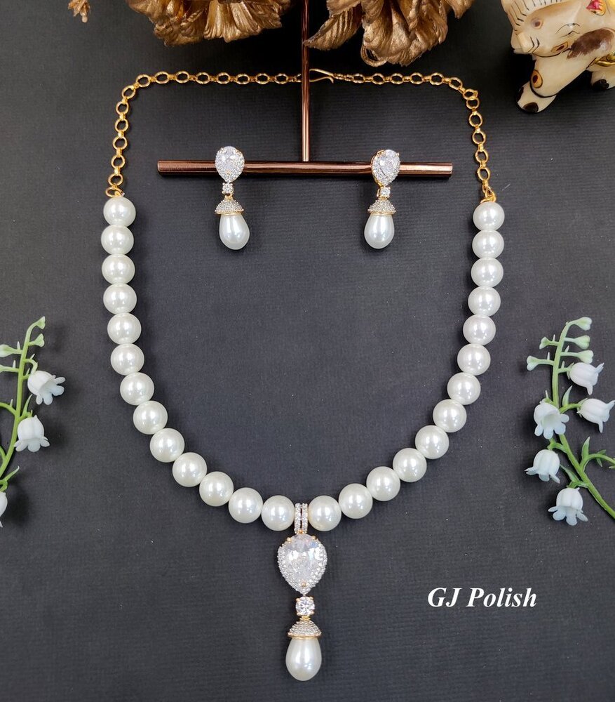 Ad Glamorous Pearl Necklace - Gender: Women