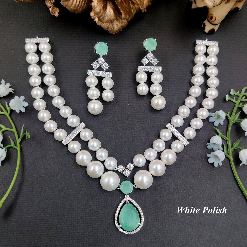 AD Luxurious Pearl Necklace