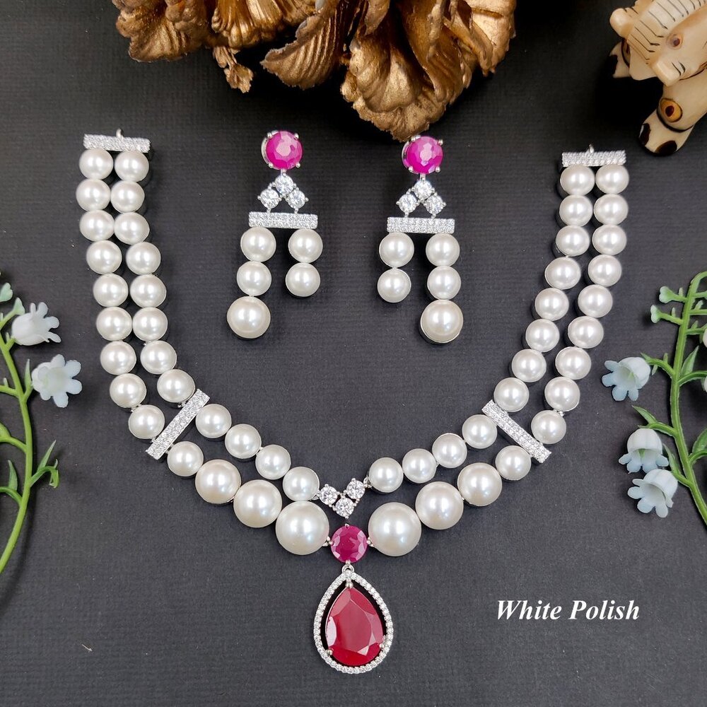 AD Luxurious Pearl Necklace