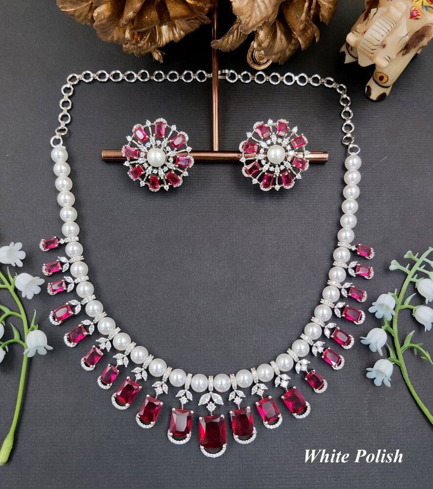 AD Elegant Pearl Necklace