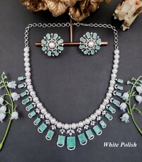 AD Elegant Pearl Necklace