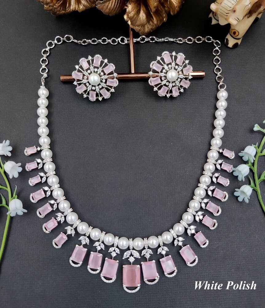 AD Elegant Pearl Necklace