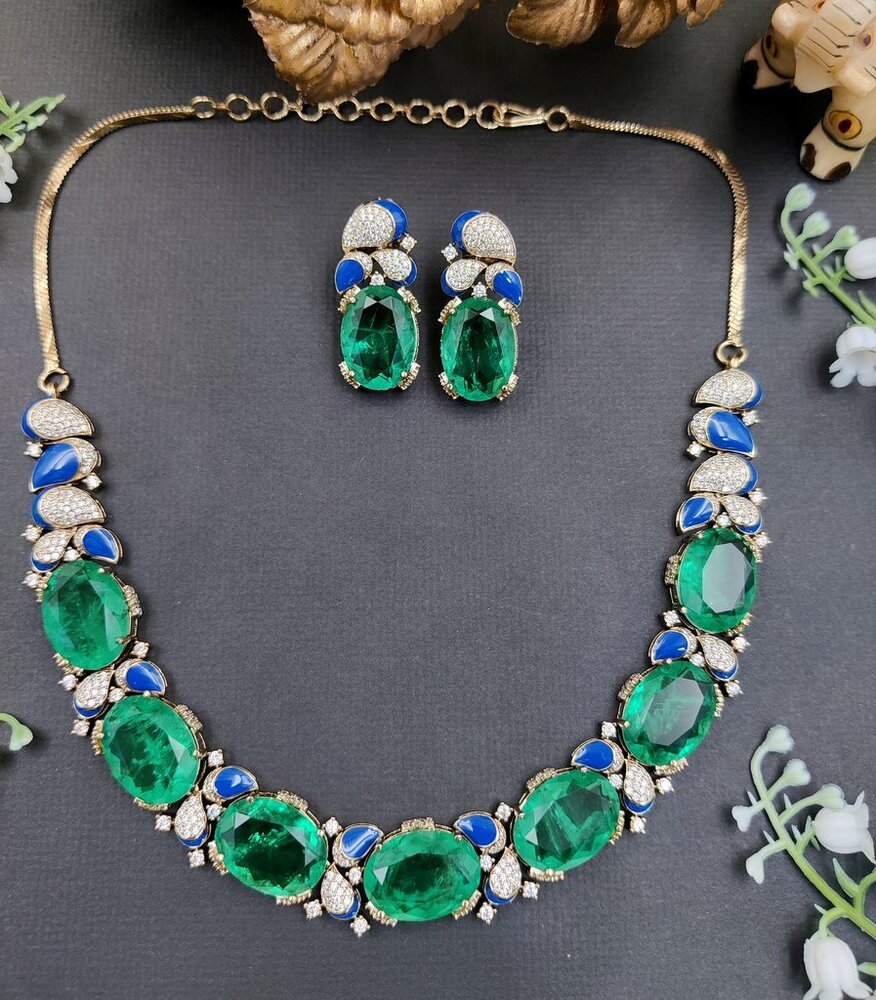 AD Elegant Glass Stone Necklace