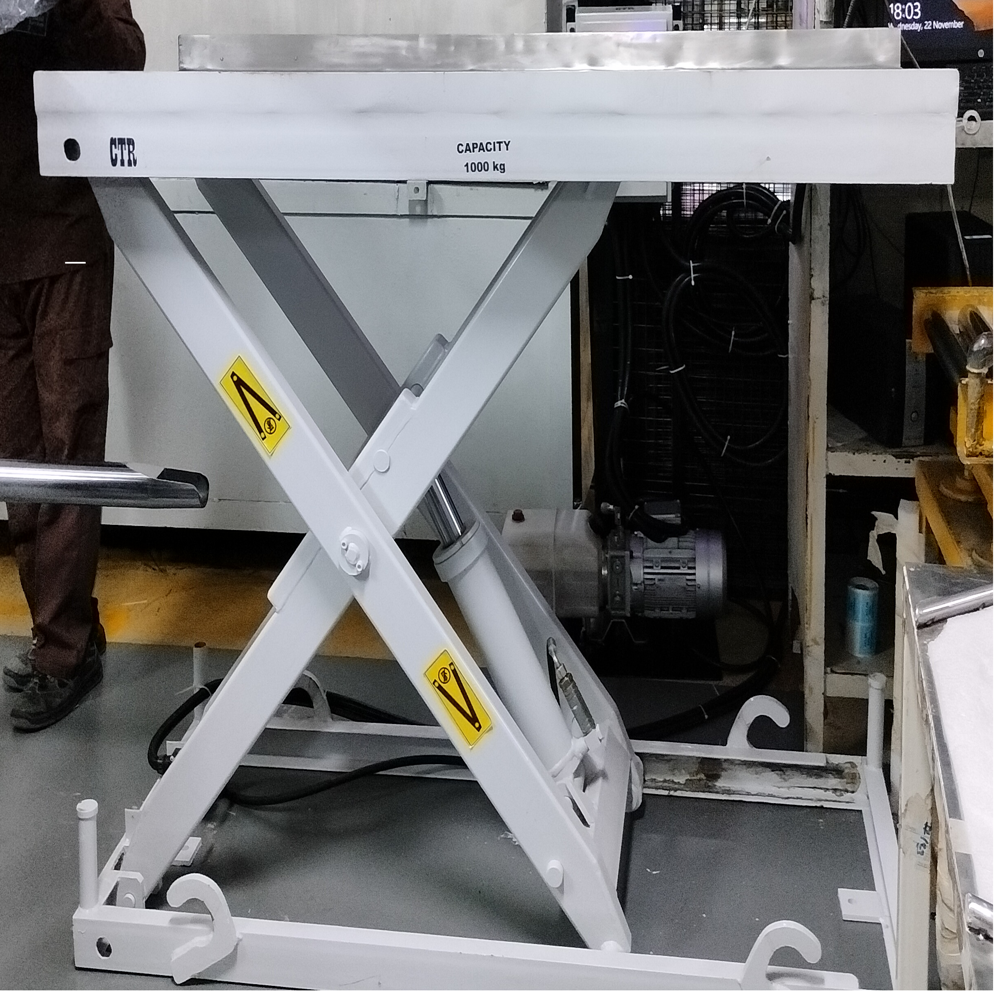 Hydraulic Scissor Lift Tables - Color: Yellow And Black