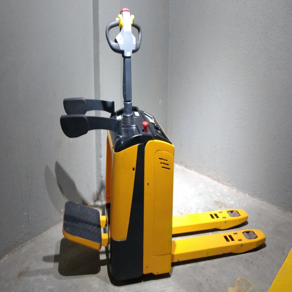 Electric Pallet Truck (Bopt) - Feature: Easy Steering Handle