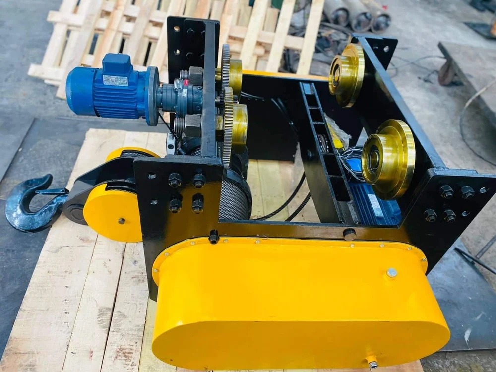 7.5 ton 4 fall base mounted elect. wire rope hoist